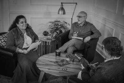 Consultants helping client with QMS